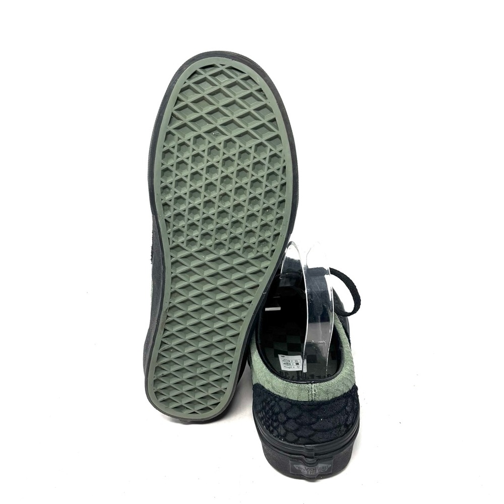Vans - Picture 3 of 7